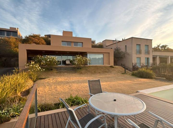 Estancia Q2 , Mendiolaza, casa en venta 3 dormitorios, piscina , calefacción  1