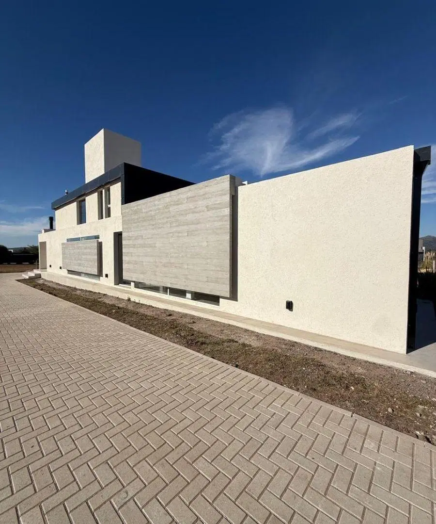 Puerto del Aguila , casa en venta , excelentes vistas al lago Los Molinos 2