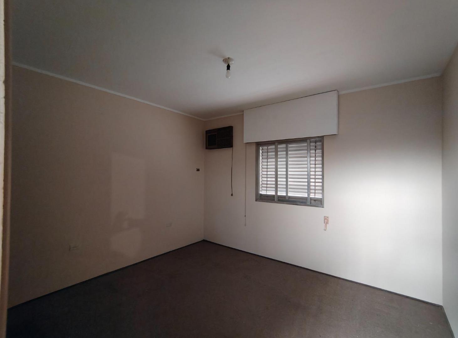 Foto de CASA 2 DORMITORIOS SAN LORENZO 3400 ALQUILER, imagen 1