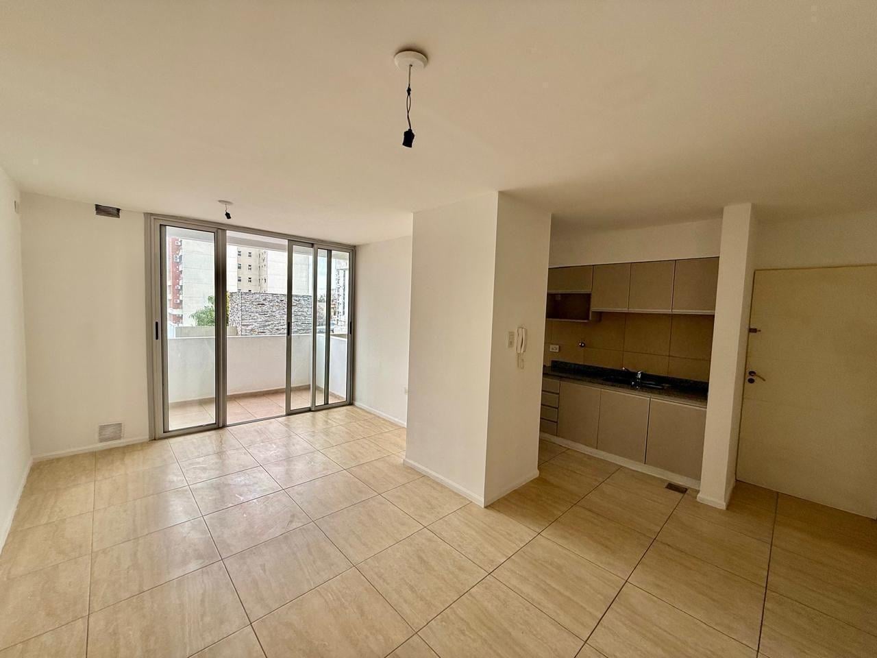 Foto de DEPARTAMENTO 1 DORMITORIO LISANDRO DE LA TORRE 3274 ALQUILER, imagen 3