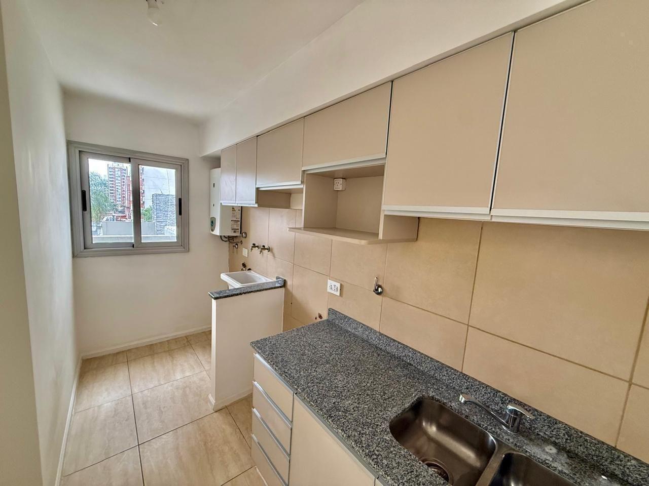 Foto de DEPARTAMENTO 1 DORMITORIO LISANDRO DE LA TORRE 3274 ALQUILER, imagen 2