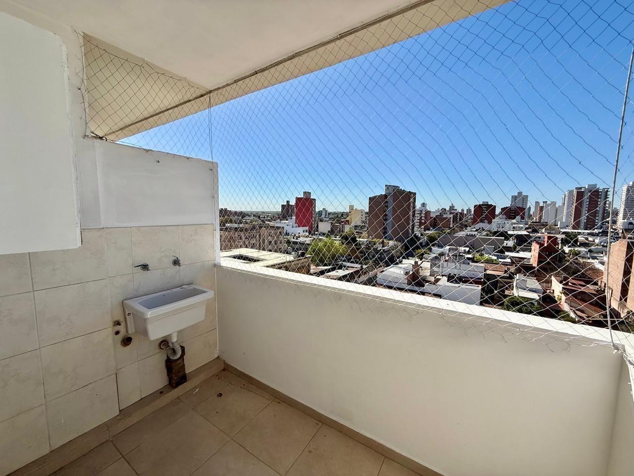 Foto de MONOAMBIENTE LISANDRO DE LA TORRE 3200, imagen 4