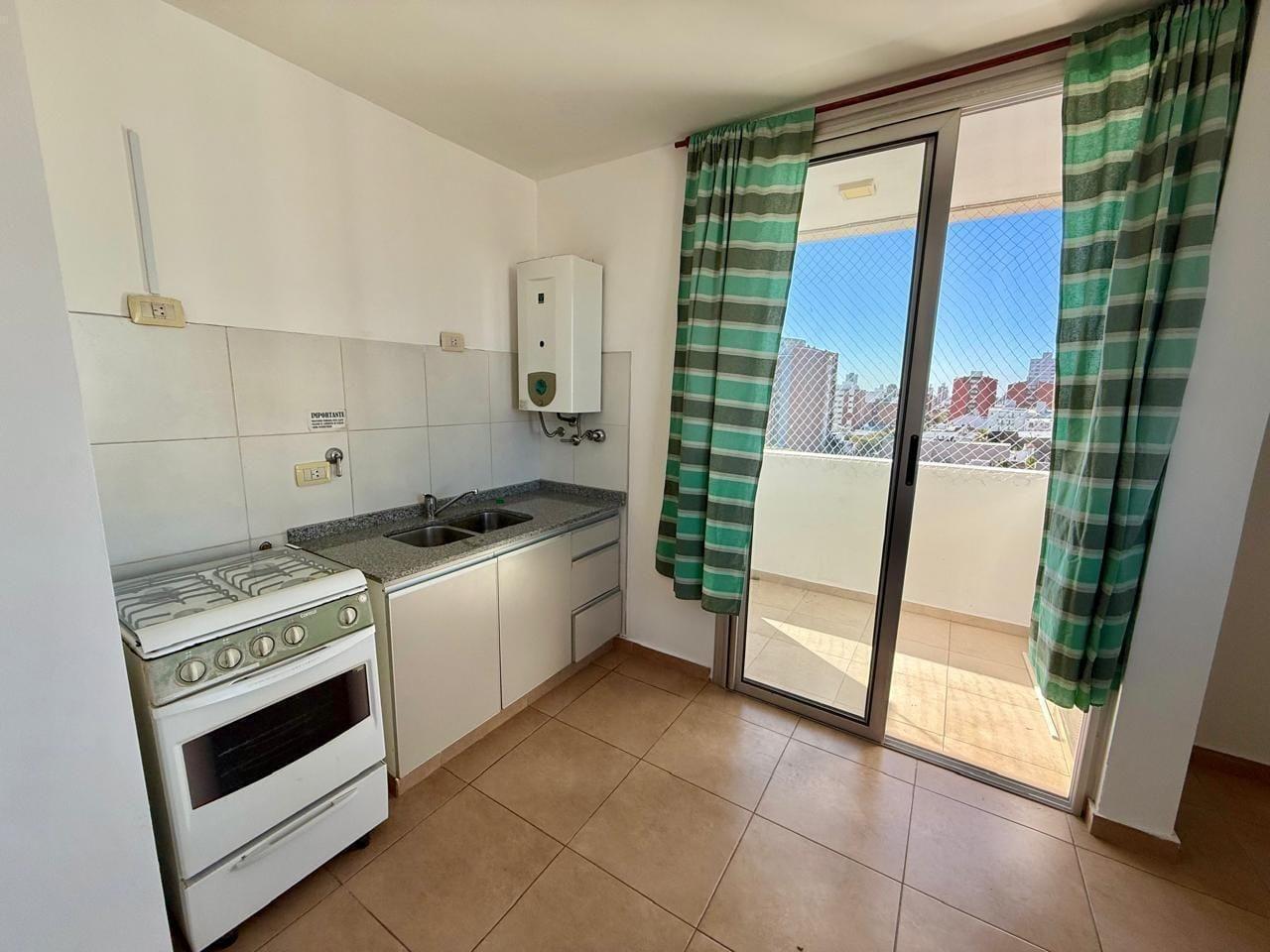 Foto de MONOAMBIENTE LISANDRO DE LA TORRE 3200, imagen 2