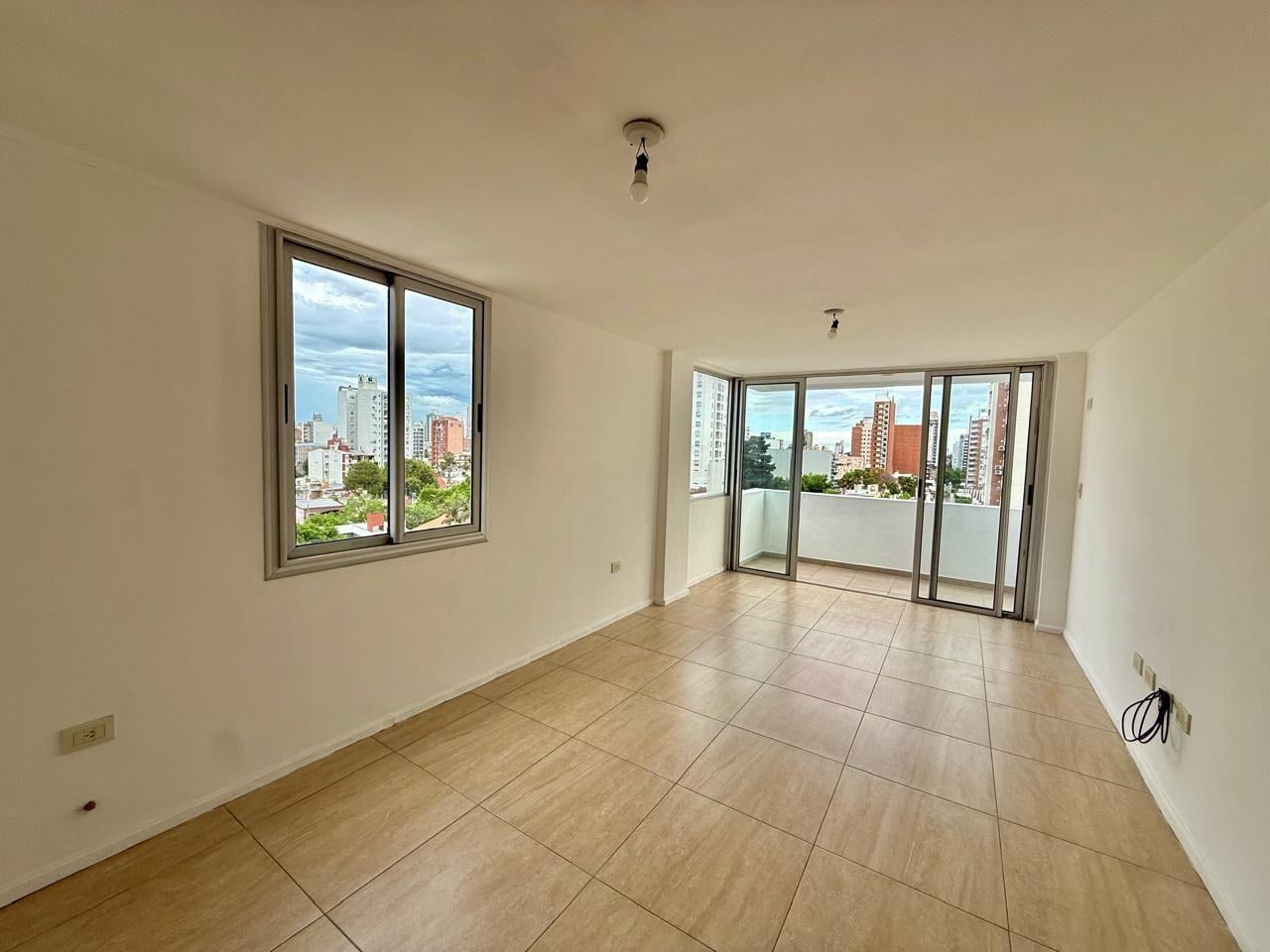 Foto de DEPARTAMENTO 2 DORMITORIO LISANDRO DE LA TORRE 3200, imagen 1