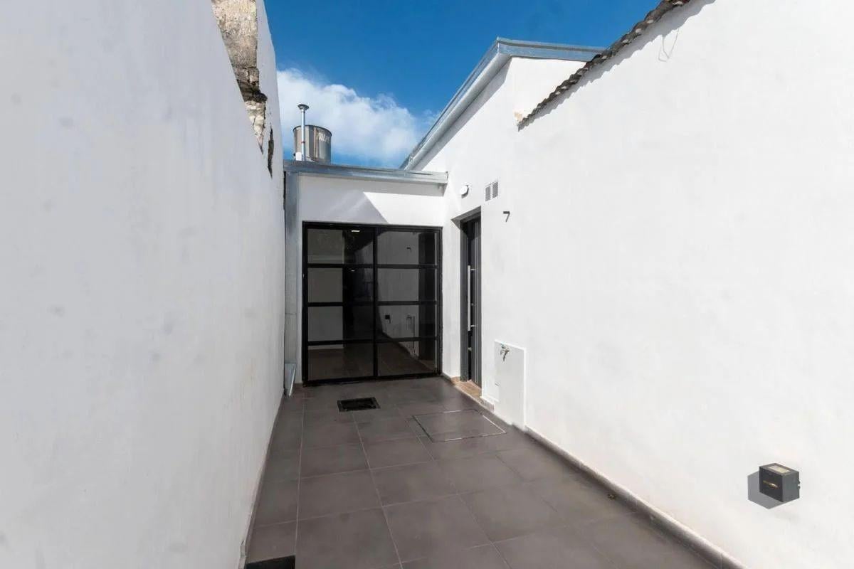 Foto de CASA 2 DORMITORIOS COMPLETAMENTE REMODELADA, imagen 5