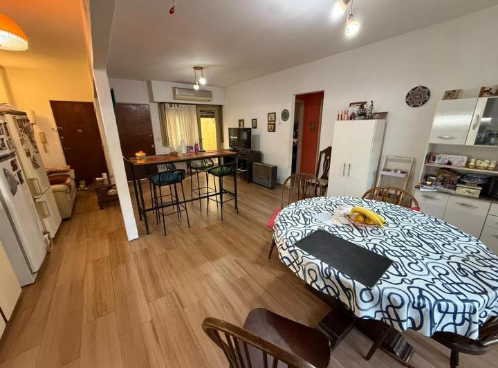 Departamento tipo casa 5 ambientes  – Munro 1