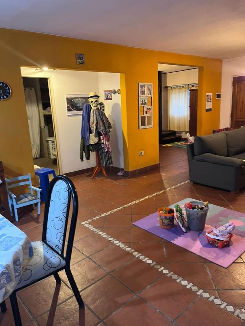 Foto de IMPECABLE CHALET 4 AMBIENTES / 20 X 40 MTS DE LOTE, imagen 4