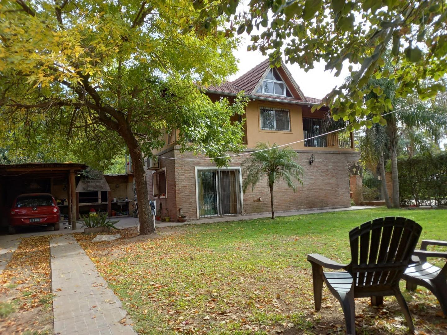Foto de IMPECABLE CHALET 4 AMBIENTES / 20 X 40 MTS DE LOTE, imagen 1
