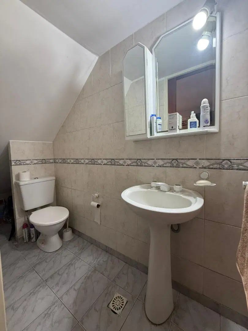 Excelente duplex 4 ambientes con suite y jardín - Gran Ubic. 4