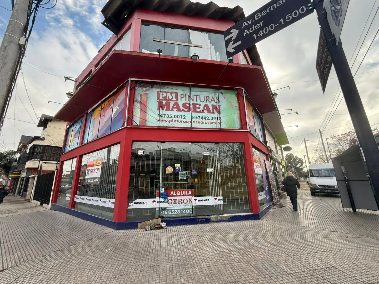 LOCAL EN ESQUINA SOBRE AV. ADER – 110 M² – MÁXIMA EXPOSICIÓN 3