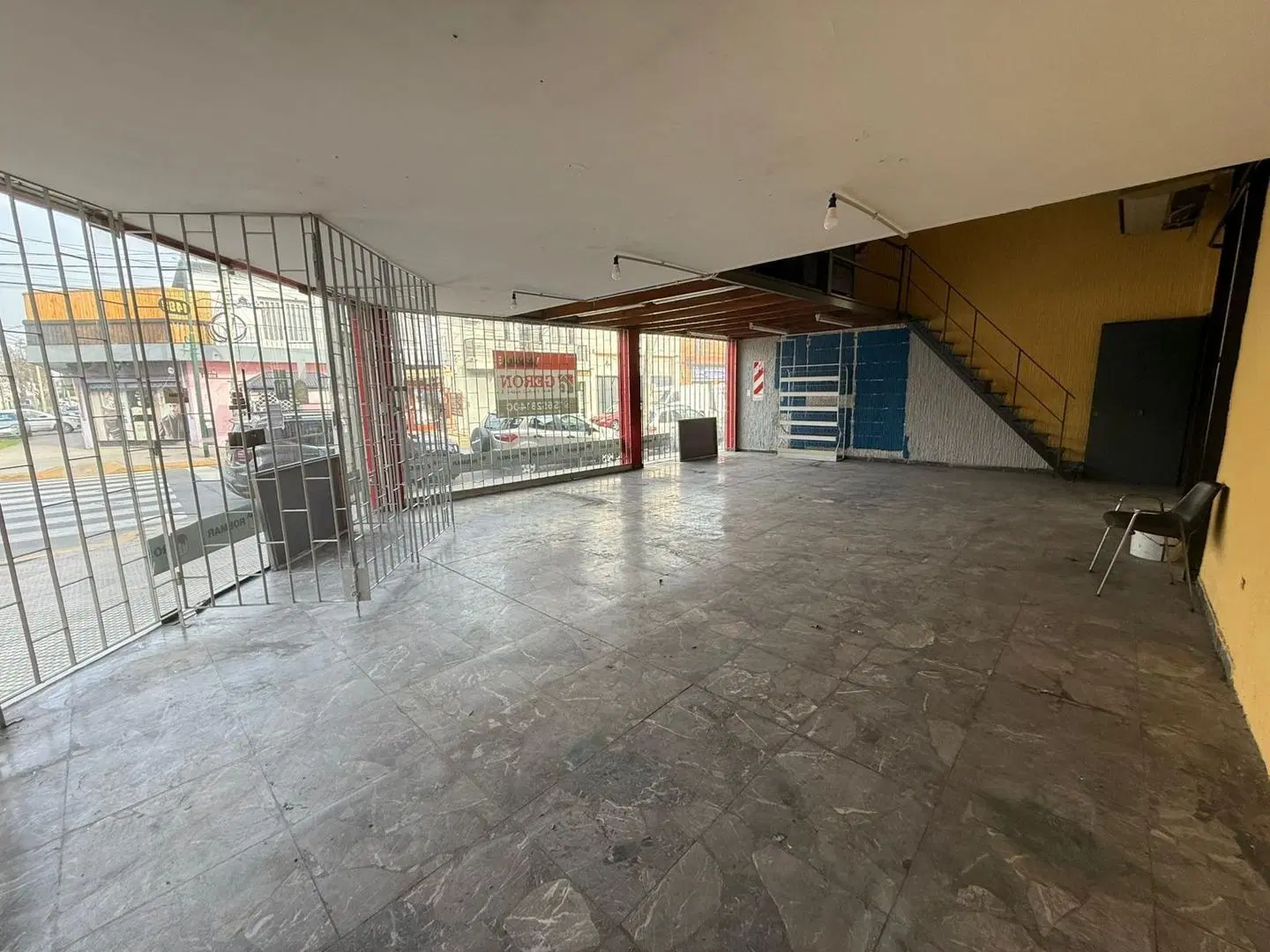 LOCAL EN ESQUINA SOBRE AV. ADER – 110 M² – MÁXIMA EXPOSICIÓN 5