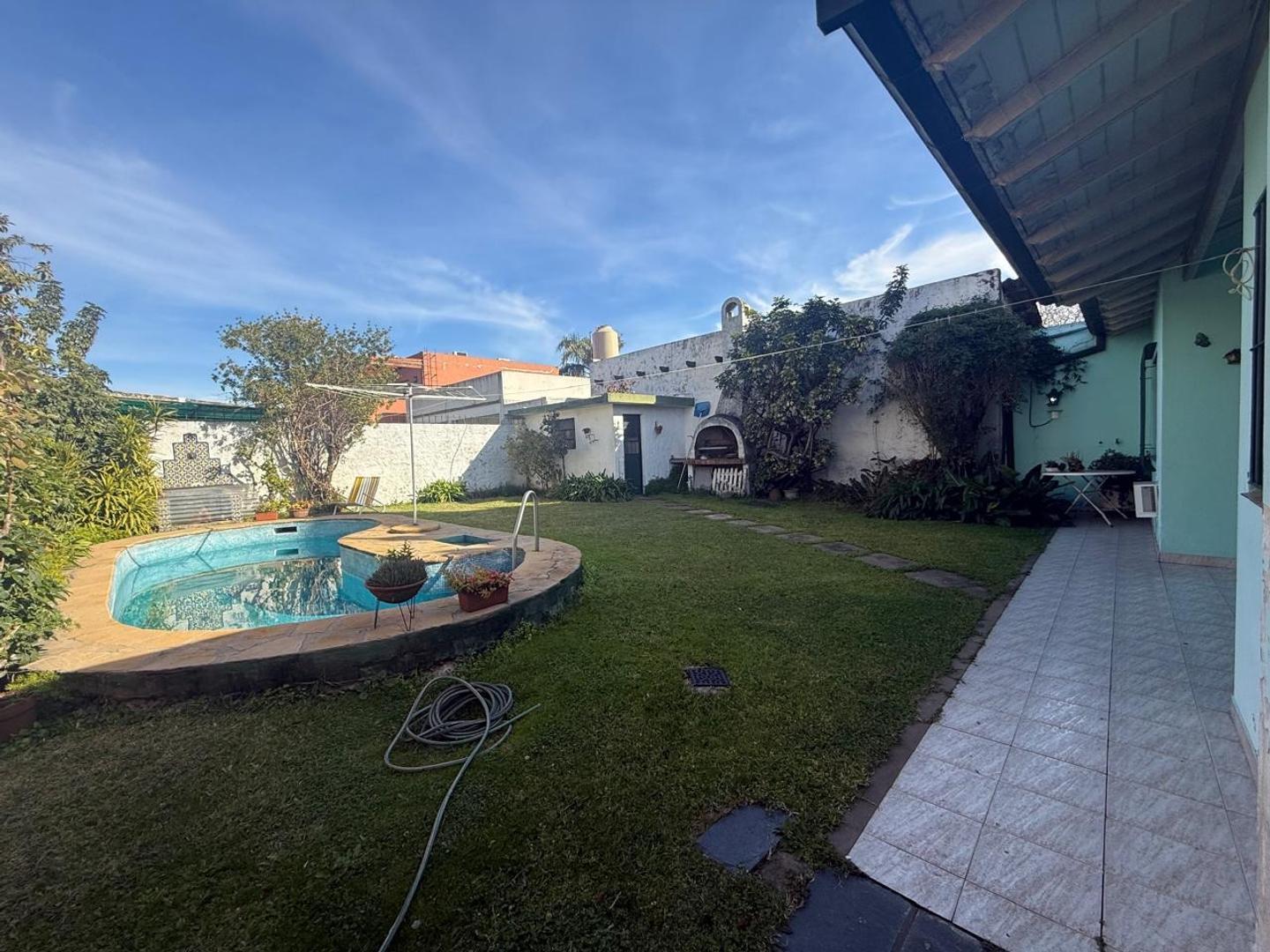 Foto de Casa 3 ambientes, única planta con jardin y pileta, imagen 4