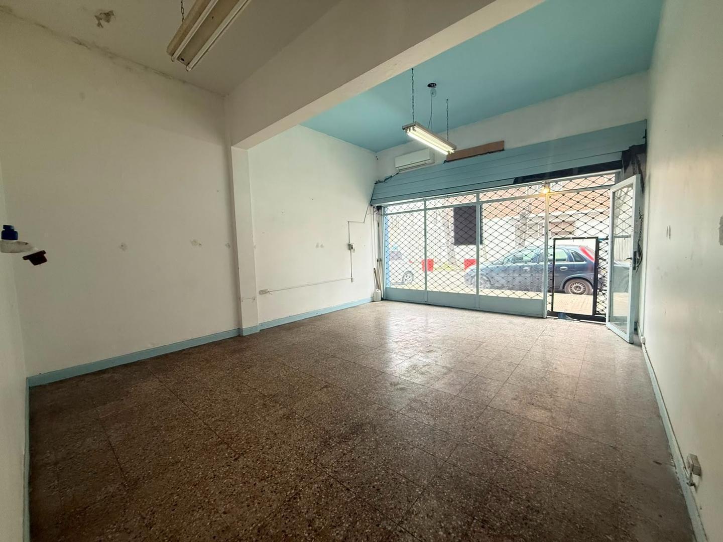 Foto de Local Comercial 30 mts a metros de Av. Parana, imagen 1