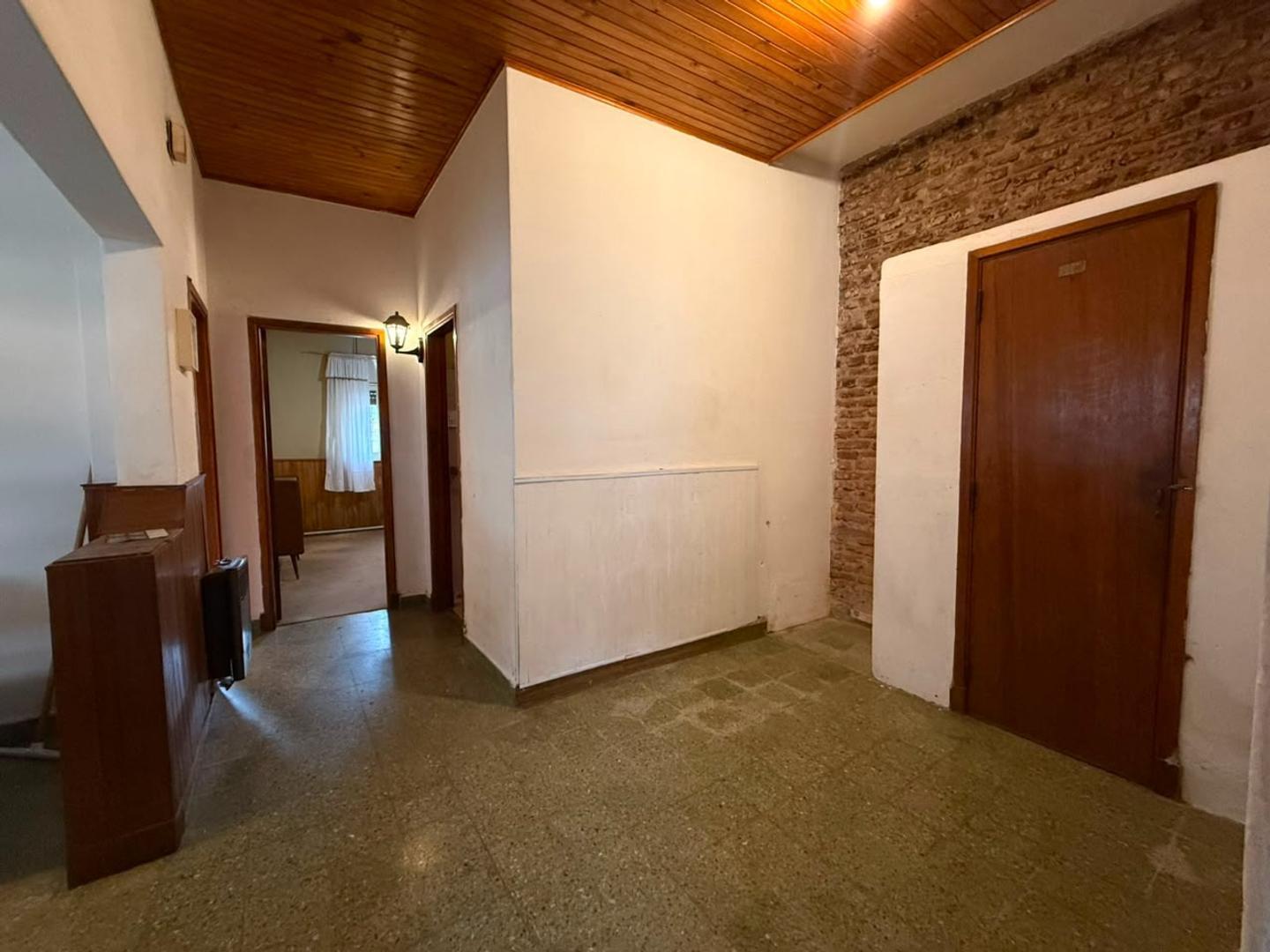 Foto de Casa 3 ambientes con patio/jardin - lote 8.66 x 18 mts, imagen 2
