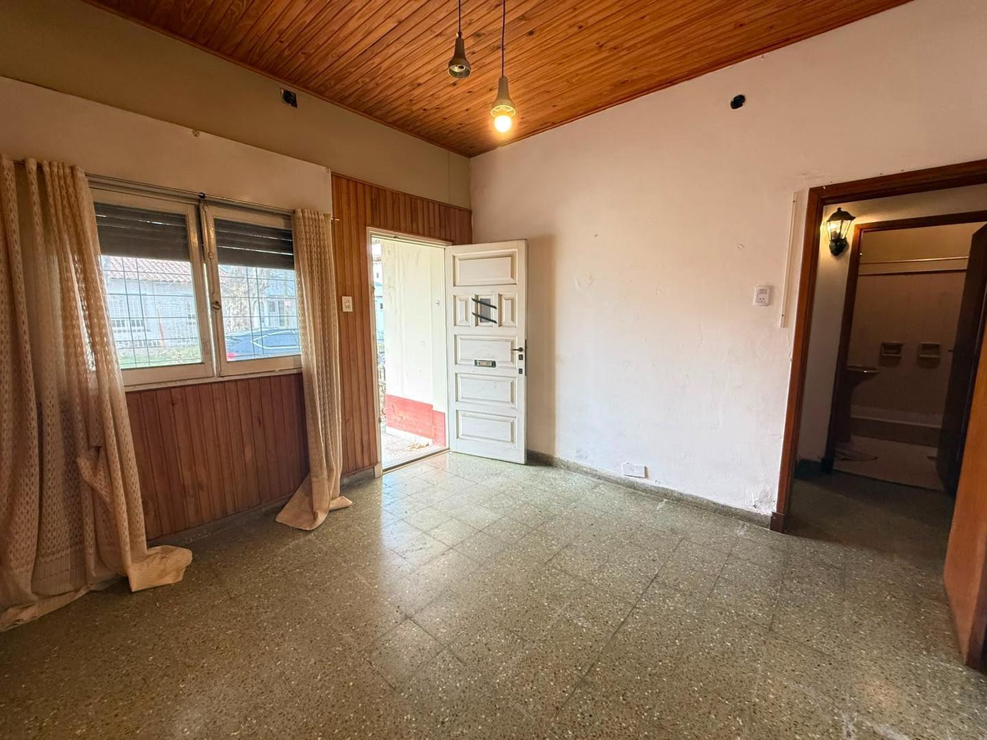 Foto de Casa 3 ambientes con patio/jardin - lote 8.66 x 18 mts, imagen 3