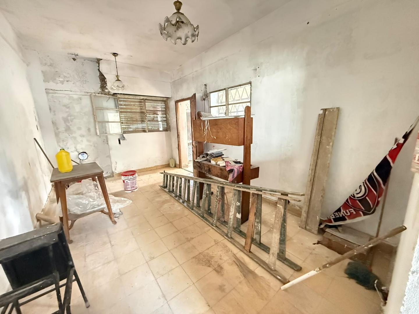 Foto de Casa 3 ambientes en venta - Villa Adelina.¡ A refaccionar !, imagen 4