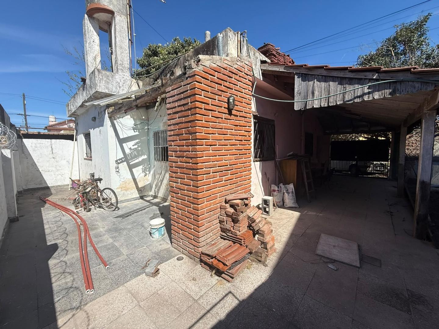 Foto de Casa 3 ambientes en venta - Villa Adelina.¡ A refaccionar !, imagen 5