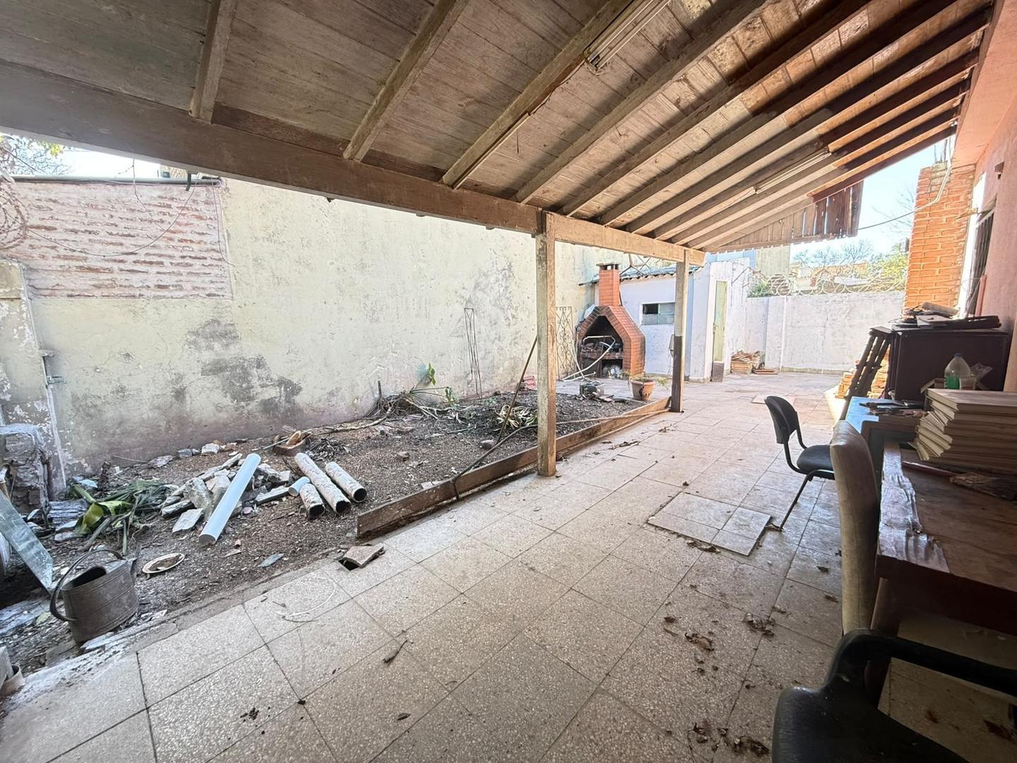 Foto de Casa 3 ambientes en venta - Villa Adelina.¡ A refaccionar !, imagen 3