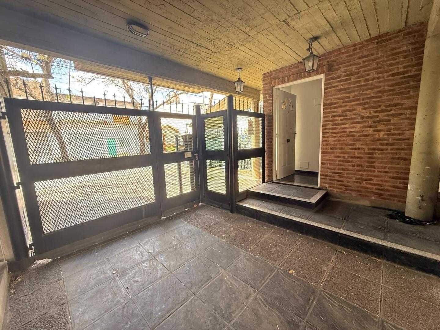 Departamento 3 ambientes en venta con cochera - Villa Adelin