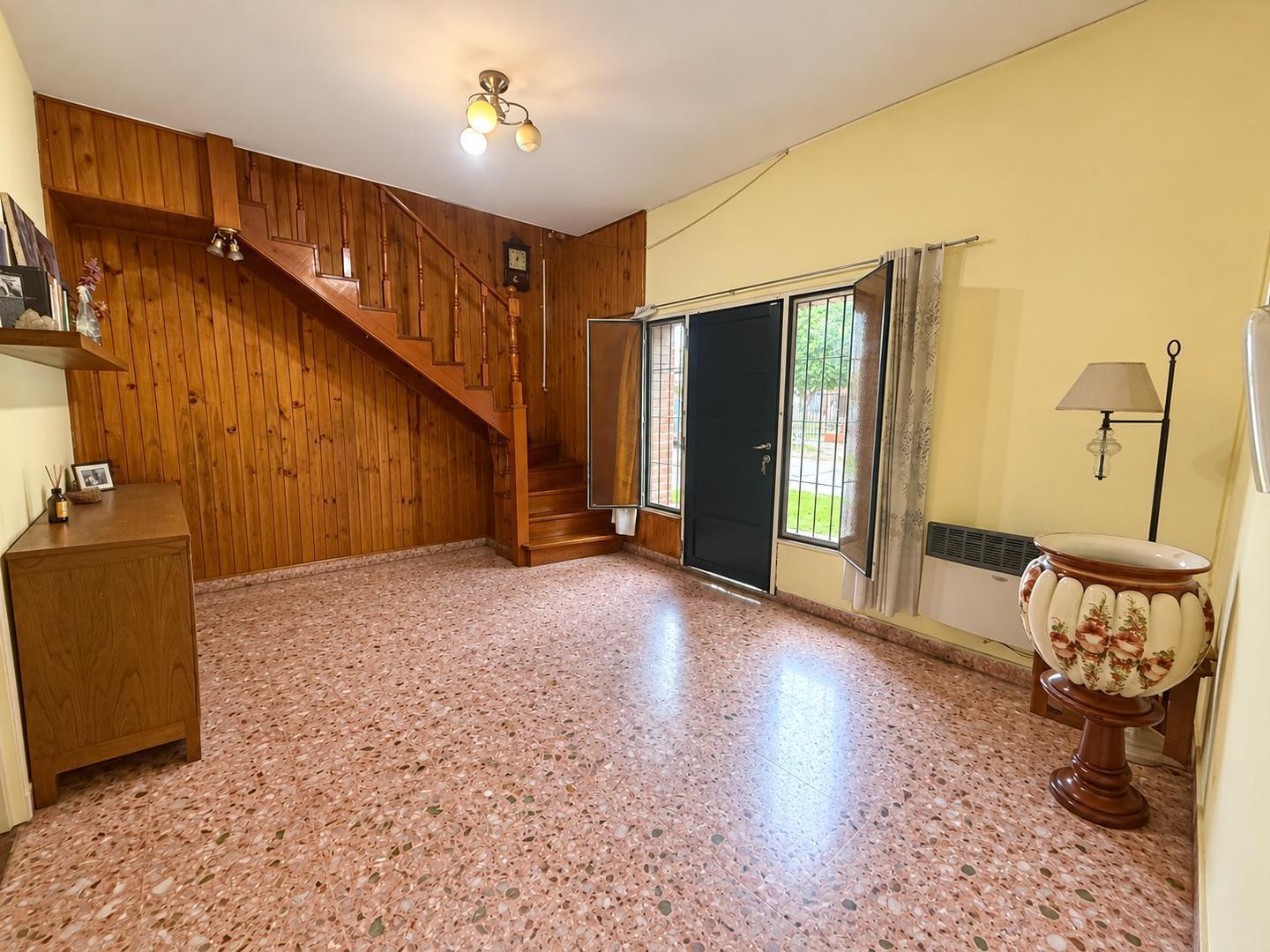 Foto de Casa 3 ambientes + dependecia en venta - Carapachay, imagen 5