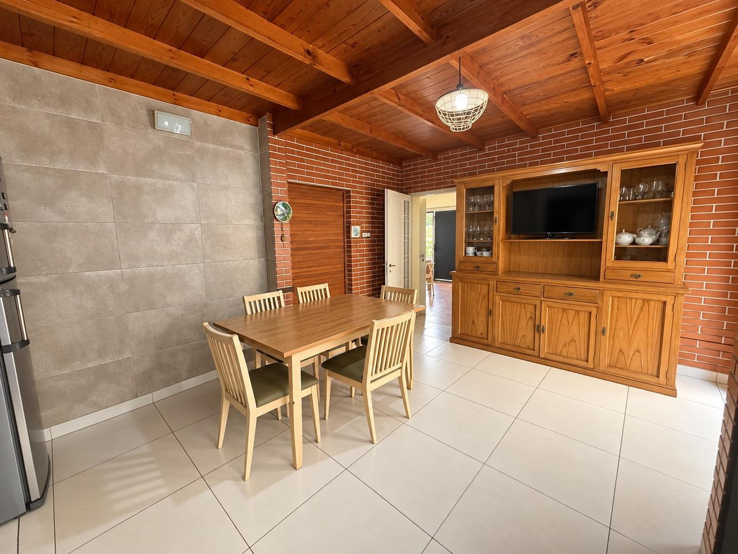 Foto de Casa 3 ambientes + dependecia en venta - Carapachay, imagen 2