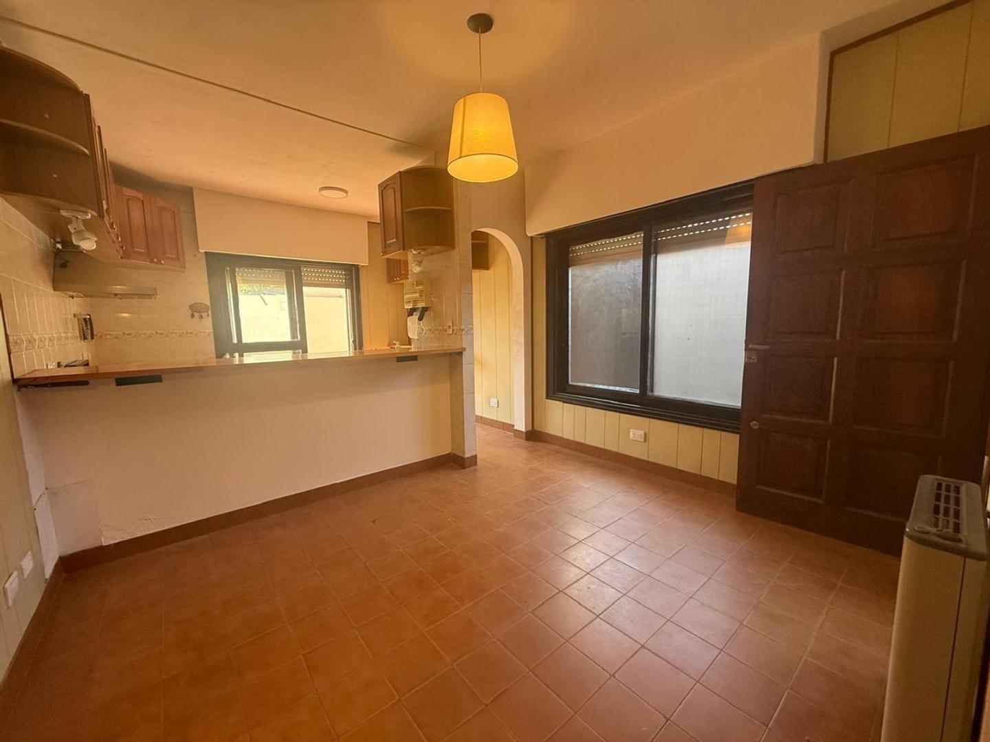 Foto de Amplio Ph en alquiler de 3 ambientes - Villa Adelina, imagen 3