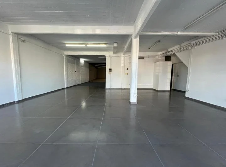Dueño alquila local con deposito sup total 270m2 4