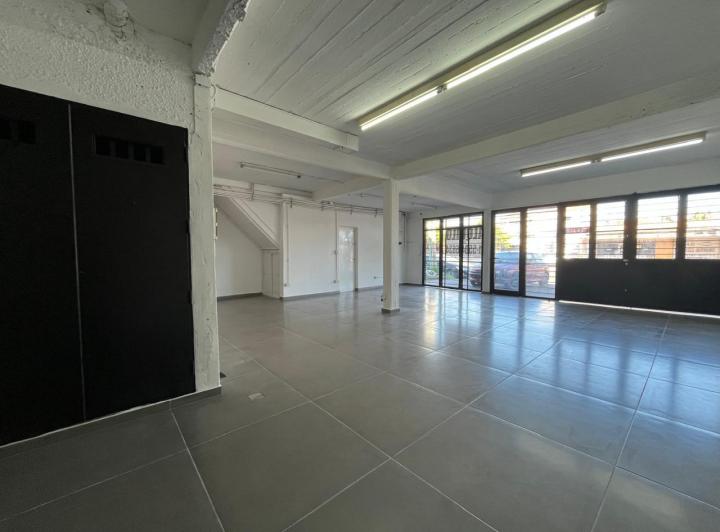 Dueño alquila local con deposito sup total 270m2 2