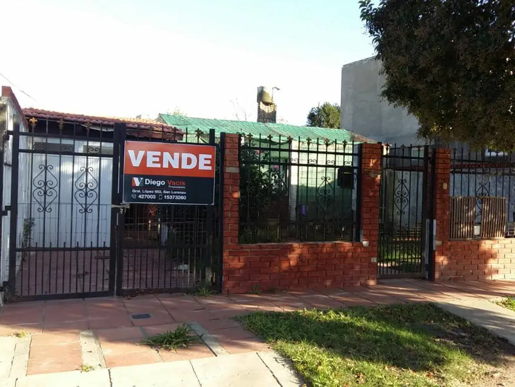 Casa de 3 Dormitorios en San Lorenzo. Oportunidad. 1