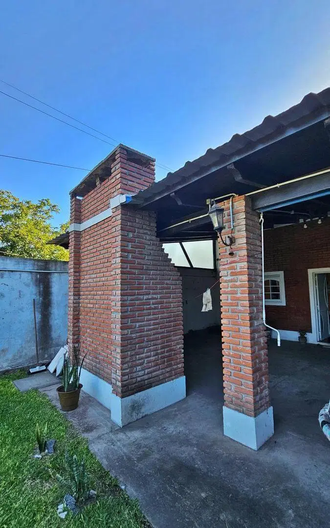 Casa en  Mandolini al 1700 2