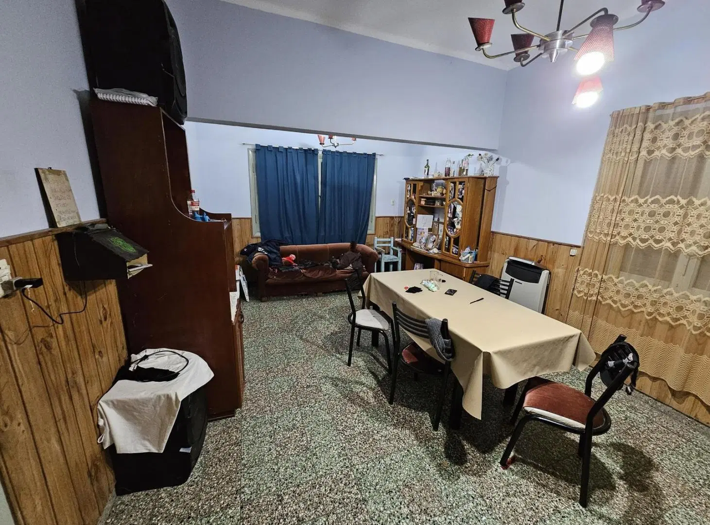 Amplia casa de 3 Dormitorios en barrio tranquilo de Capitan Bermudez. 5