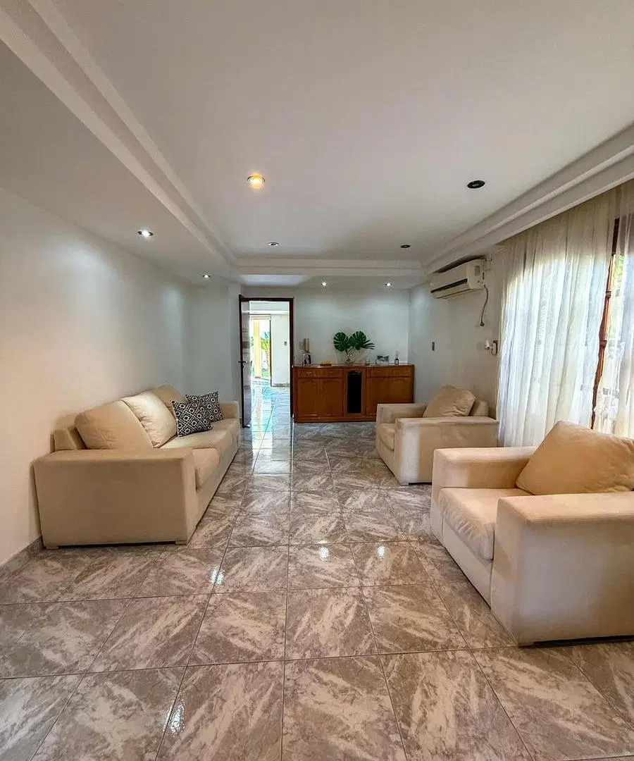 Casa de 2 Dormitorios en zona residencial de San Lorenzo. 8
