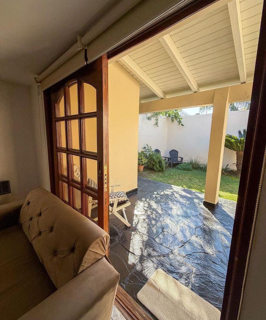 Foto de Casa de 2 Dormitorios en zona residencial de San Lorenzo., imagen 2