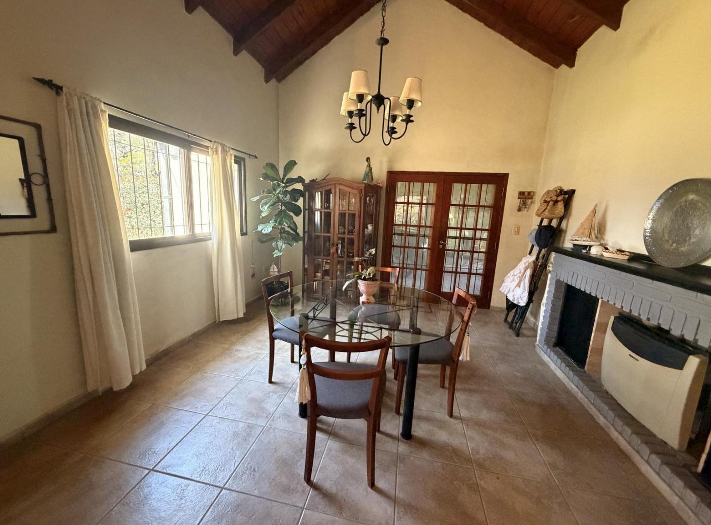 Foto de hermosa y amplia casa en Ricardone, imagen 3