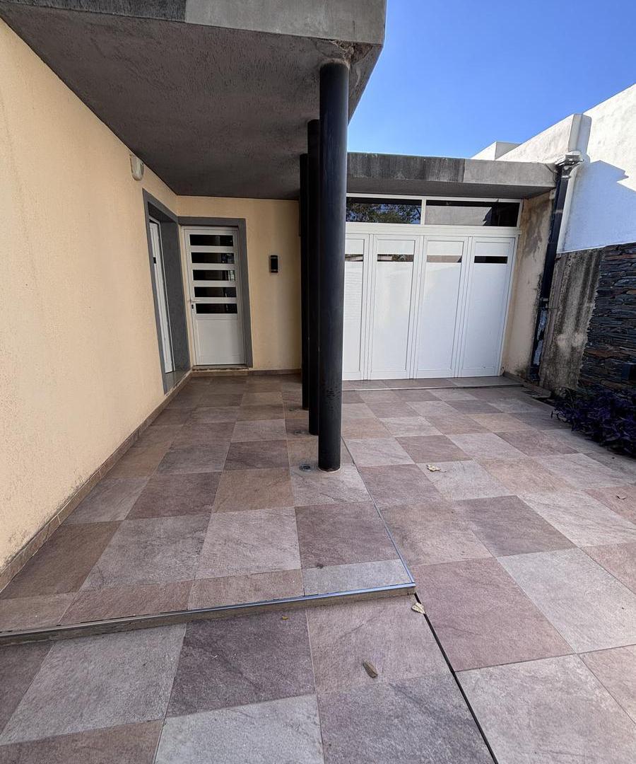 Foto de Casa de 3 Dormitorios con pileta en Ricardone., imagen 4