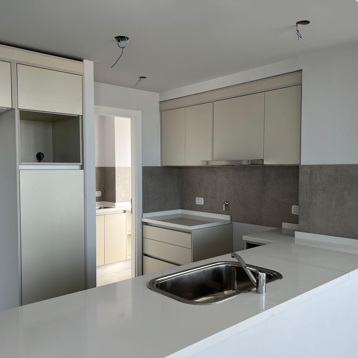 Venta Departamento de 3 Dorm. en Torre Le Coin 4