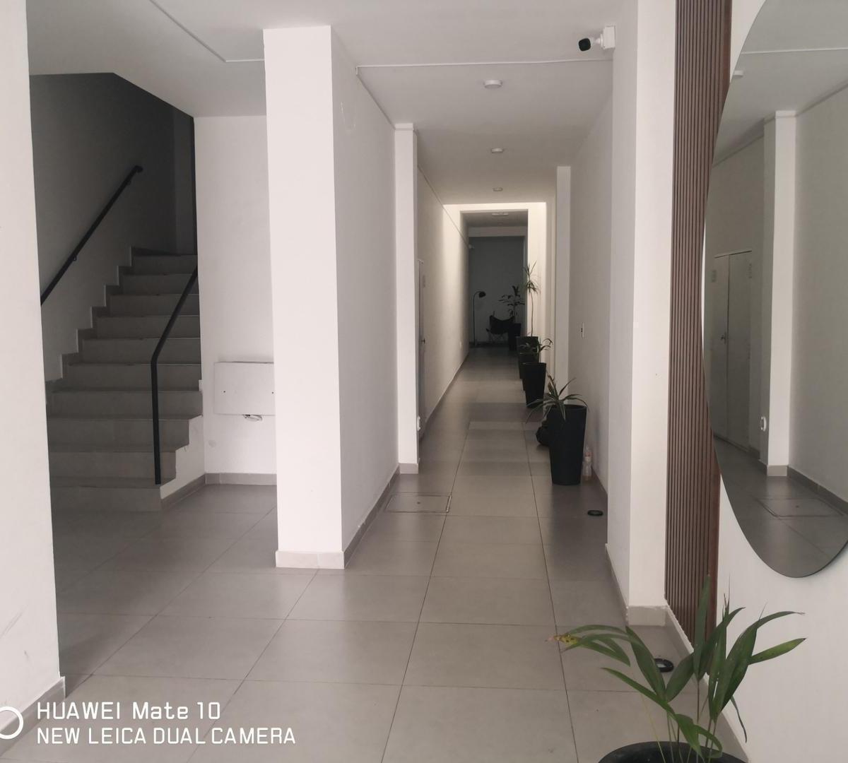 2 Ambientes con Patio Privado Pb Luminoso Monte Castro 1