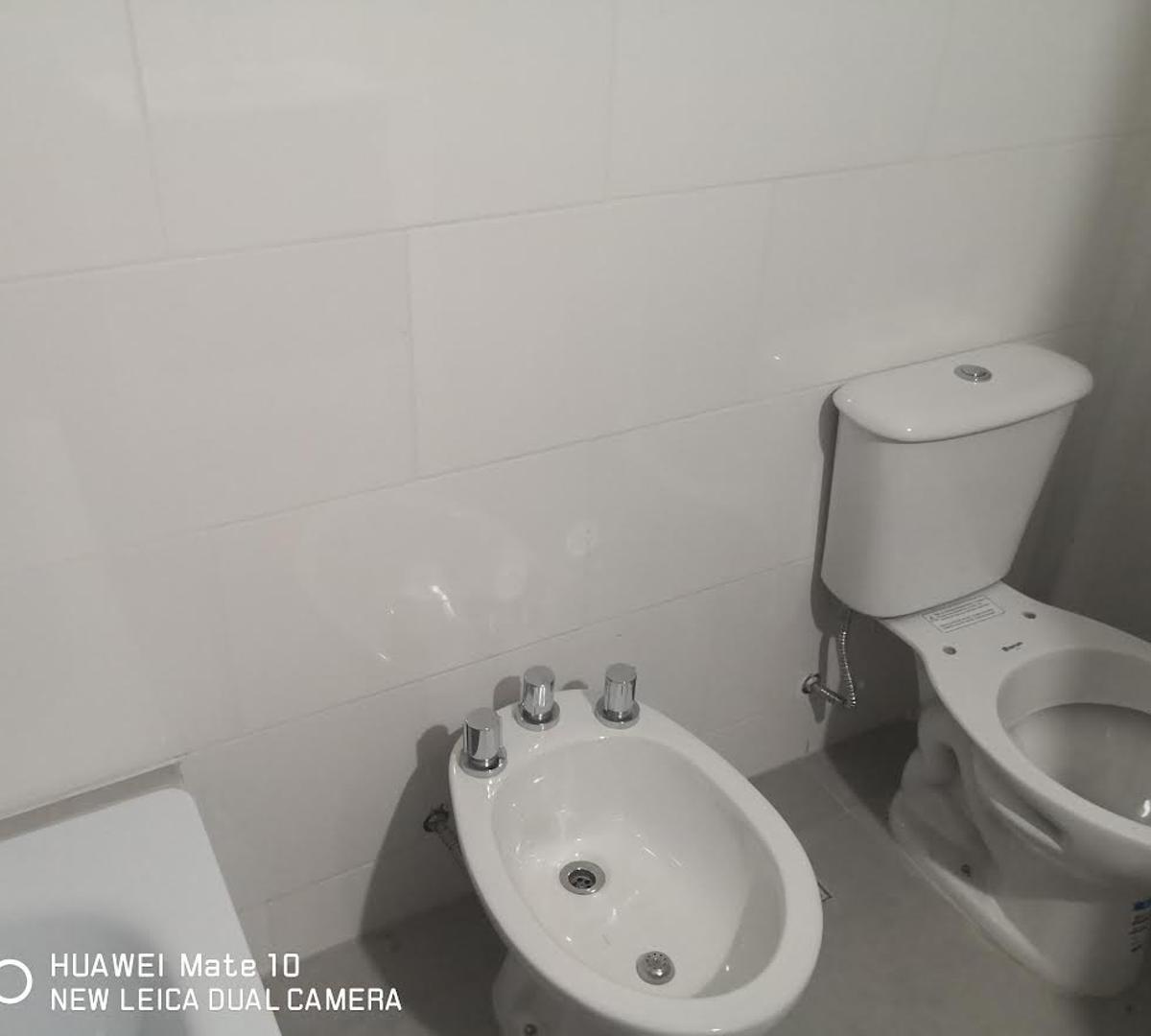 2 Ambientes con Patio Privado Pb Luminoso Monte Castro 3