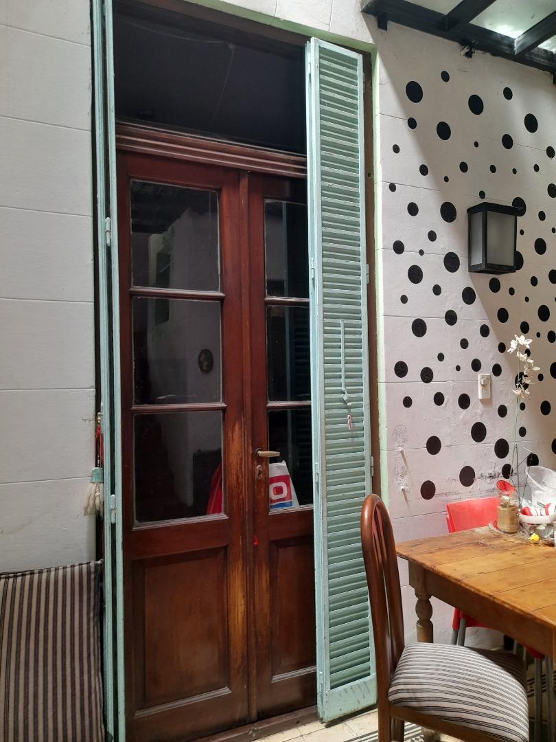 Foto de RETASADO! PH en venta Caballito ,sin expensas!, imagen 3
