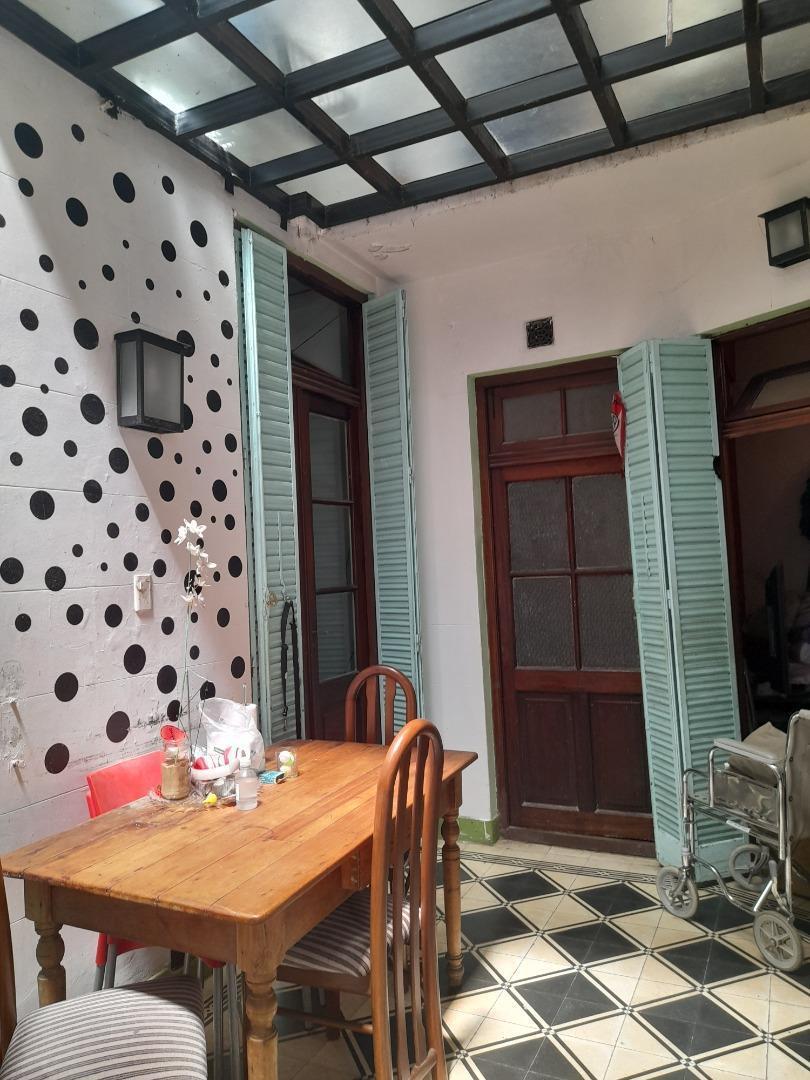 Foto de RETASADO! PH en venta Caballito ,sin expensas!, imagen 5