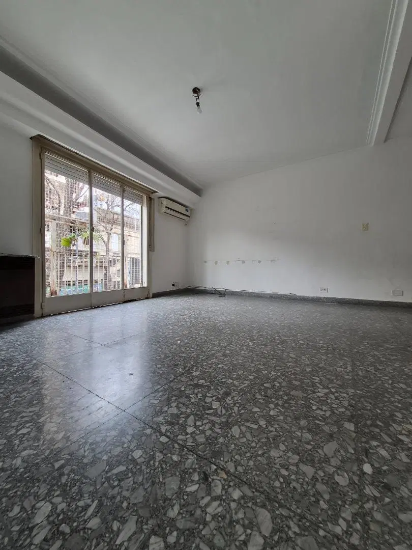 PH 4 ambientes mas terraza propia y cochera Colegiales 1