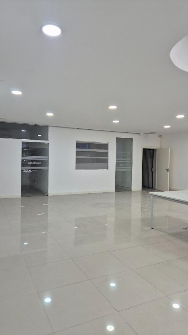 Foto de Inversión Comercial 621 m² Monserrat Financiación Directa, imagen 3
