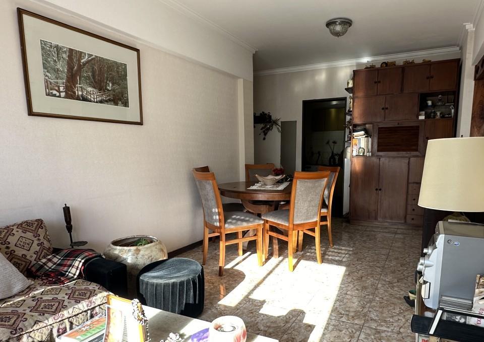 Foto de Departamento. 3 amb con dependencia. A la calle. Cochera cubierta, imagen 2