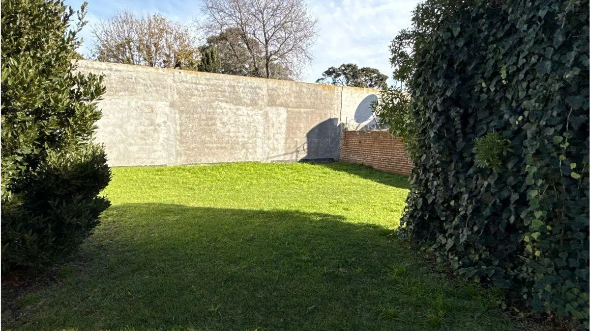 Inversión en Punta Mogotes: Gran Lote con Vivienda de 3 ambientes a Reacondicionar. 5