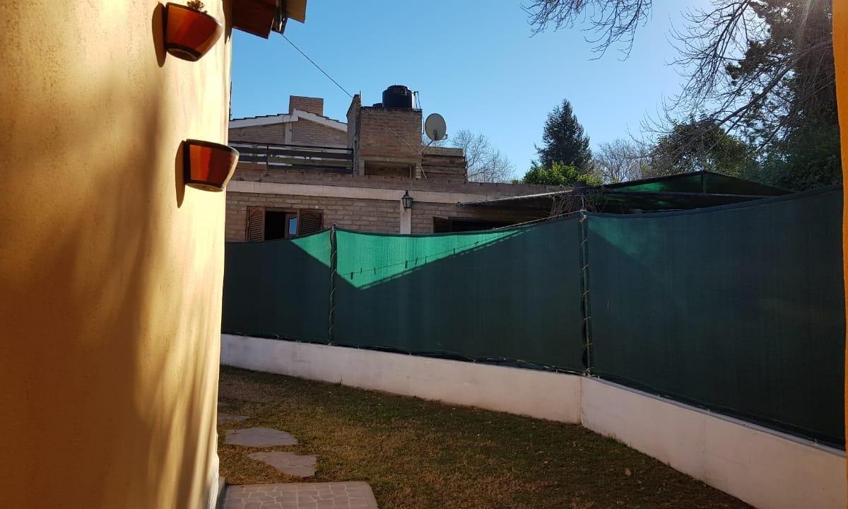 V190 Venta - Playas de Oro Chalet con Piscina + Departamento 2