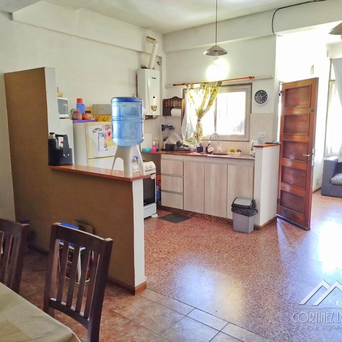 C248 - 2 Casas + Departamento, Sobre Av Principal 5