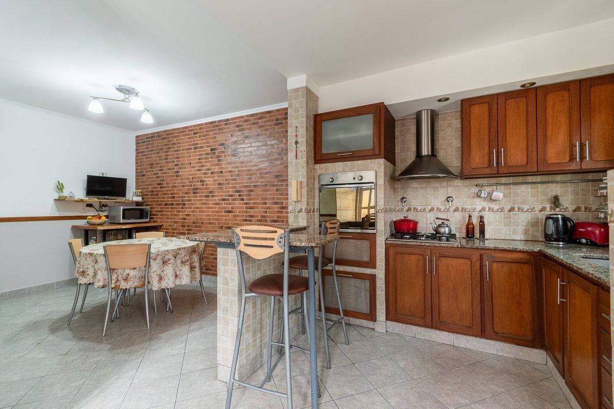 Venta Casa 4 Ambientes Parque y Cochera Haedo Sur 5