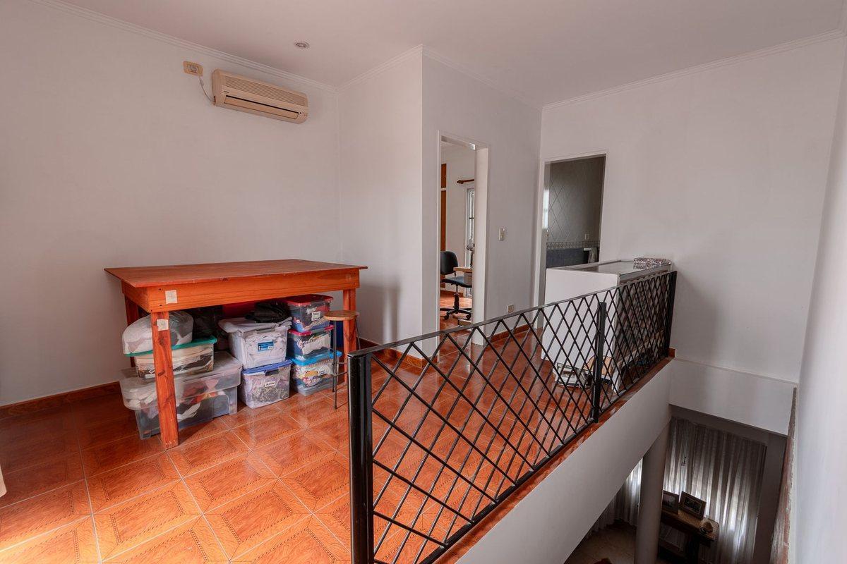 Venta Casa 4 Ambientes Parque y Cochera Haedo Sur 2