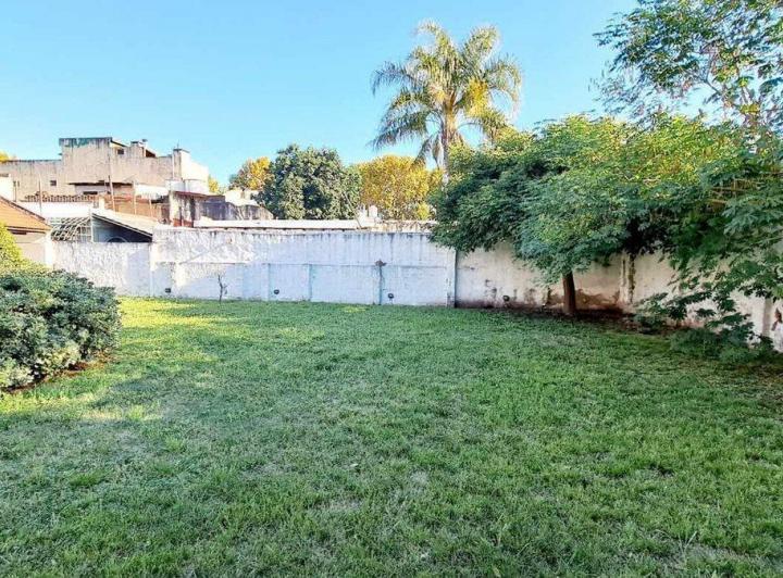 VENTA CASA 6 AMB, PILETA, QUINCHO, COCHERA, V.LURO 4