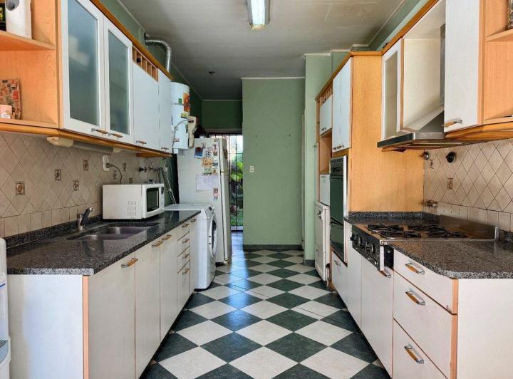 CASA EN VENTA 6 AMBIENTES EN HURLINGHAM 4